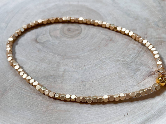 Gold Faceted Single Layering Bracelet